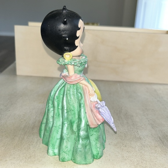 Betty Boop 1998  “Suzanna Betty” Figurine - Picture 4 of 10